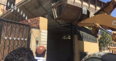 حملات لرفع الإشغالات وإزالة التعديات بمدينتى القاهرة الجديدة وحدائق أكتوبر 