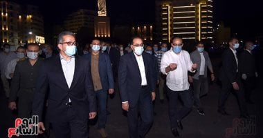 رئيس الوزراء يتفقد الأعمال النهائية لمشروع تطوير ميدان التحرير.. مصطفى مدبولى: الدولة تسعى لإبراز ما تمتلكه الحضارة المصرية العريقة من كنوز فريدة.. ووزير الإسكان: إزالة التشوهـات البصرية والإعلانات