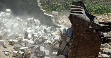 صور.. هدم سور على أراضى الدولة وإيقاف بناء مخالف شرق الإسكندرية