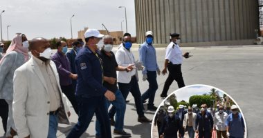 القلاع الصناعية بأسوان تدفع عجلة الإنتاج وتواجه كورونا.. مصانع السكر تصمم بوابات تعقيم الكترونية للعاملين .. و"الفيروسيلكون" تطبق خطة الإجراءات الاحترازية.. والمحطات المائية: إجراءات وقائية مشددة مع العاملين