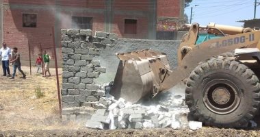 محافظ كفرالشيخ يتابع حملات إزالة التعديات ومخالفات البناء بالمراكز والمدن