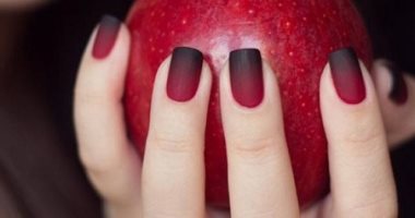 وفقًا لخبراء الأظافر.. اتعلمى إزاى تعملى مانيكير مثالى فى المنزل  