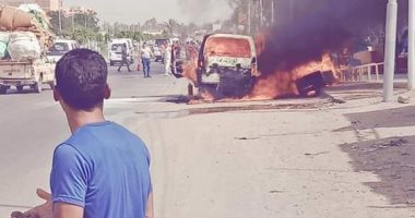 حريق بسيارة ميكروباص فى بلبيس بسبب ارتفاع الحرارة وقطع الكهرباء عن المنطقة