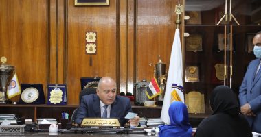 محافظ قنا يؤكد علي ضرورة التفاعل الفوري مع شكاوى المواطنين