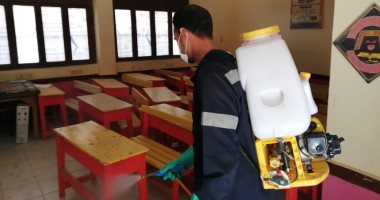 تطهير وتعقيم لجان الثانوية العامة بسوهاج لاستقبال 26 ألفا و39 طالبا وطالبة.. صور