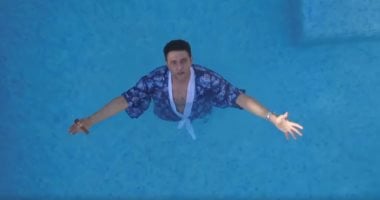 آسر ياسين ينشر فيديو مهرجان "مليونير" من كواليس مسلسل بـ"100 وش"