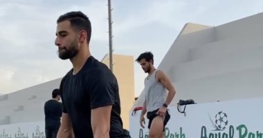 شاهد عمرو السولية وحمدى فتحى فى وصلة تدريب على أحد الملاعب
