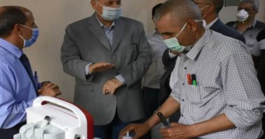 محافظ أسيوط يتفقد وصول أجهزة ومعدات الوحدات البيطرية للقرى الأكثر احتياجا.. صور