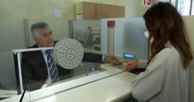 الإيطاليون يبيعون ذهبهم جراء الأزمة الاقتصادية بسبب كورونا.. صور