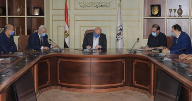 محافظ بنى سويف يوقع بروتوكولا مكملا لتنفيذ الصرف الصحى بـ "صفط العرفا"