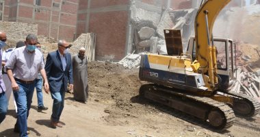 "الهجان" يقود حملة لإزالة التعديات علي الأراضي الزراعية ببنها وشبين القناطر