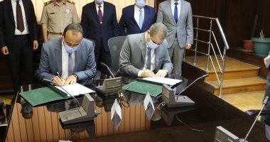 "الكهرباء" توقع عقد تنفيذ شبكة داخلية لـ50 ألف فدان بشرق العوينات