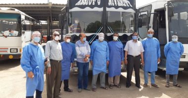 جامعة أسيوط تخصص 8 أتوبيسات لتقل المصريين العائدين من الخارج للمنيا (صور)