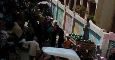 اضبط مخالفة .. زحام المواطنين بسوق السنطة بالرغم من التحذيرات .. صور 