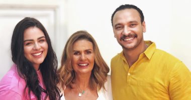 أحمد خالد صالح يهنئ يسرا وهنادى مهنا بانتهاء تصوير "خيانة عهد"