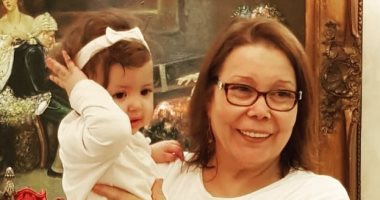 جنات فى عيد ميلاد والدتها: مهما كانت نعم الدنيا جميلة تظل الأم أجملها