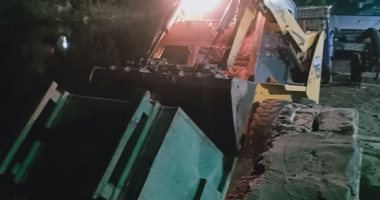 صور.. الإدارة العامة للنظافة والتجميل بالأقصر تواصل حملات النظافة الليلية