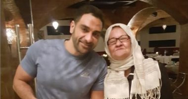 وفاة والدة أكمل رسلان والمطرب يعلق: ضهرى انكسر يا أمى