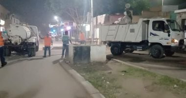 صور.. مدينة الطود تواصل حملات الرش والتعقيم ليلاً لمكافحة العدوى بكورونا