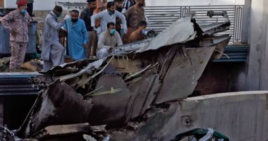 ارتفاع حصيلة ضحايا الطائرة الباكستانية المنكوبة إلى 97 ونجاة اثنين