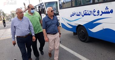 محافظ بورسعيد يتفقد عددا من سيارات النقل الداخلى بعد رفع كفاءتها.. صور