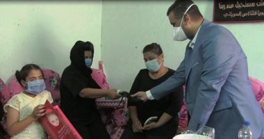 أسرة الممرض ايليا عبده شهيد الجيش الأبيض بأسوان عن تكريم الرئيس: "لا ينسى شعبه".. صور