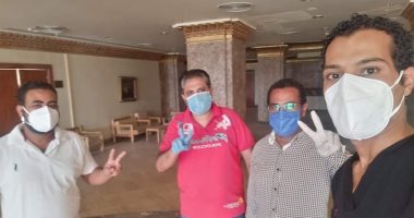 خروج حالتين بعد تعافيهما من فيروس كورونا بنزل شباب الطود بالأقصر