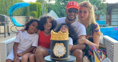 تورتة البرنس 3 أدوار.. محمد رمضان يحتفل بعيد ميلاده وسط أجواء عائلية