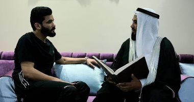 صالح جمعة يتضرع بالدعاء وتلاوة القرآن في وداع رمضان
