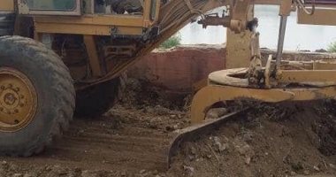 صور.. محافظ سوهاج يؤكد على تكثيف حملات النظافة والإهتمام بأعمال الإنارة