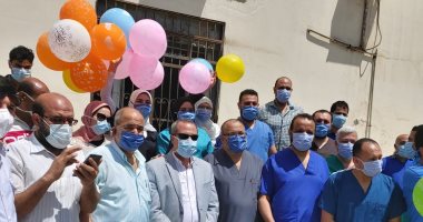 قيادات صحة الدقهلية تحتفل بعيد الفطر داخل مستشفى العزل مع الفريق الطبى