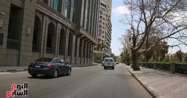 لأول مرة حدائق القاهرة فى العيد بدون زوار بسبب كورونا.. حديقة الأزهر تعلق لافتة غلق الحديقة لـ15 يونيه.. وتواجد أمنى أمام الفسطاط.. غياب تام للمواطنين بالكورنيش.. ولأول مرة دور السينما مغلقة بالعيد.. صور