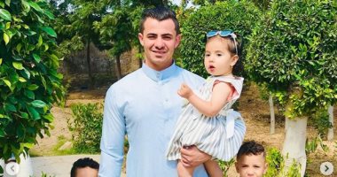 ونش الزمالك يحتفل بعيد الفطر مع أبنائه فى حديقة منزله