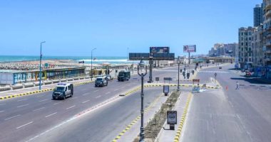 شواطئ الإسكندرية بلا زوار  فى ثان أيام عيد الفطر.. إغلاق الكورنيش وحديقة الحيوان والمنتزه والمعمورة.. حملات أمنية تجوب الكورنيش لمنع التجمعات.. والمحافظ: سيتم مواجهة المخالفين بكل حزم.. فيديو وصور
