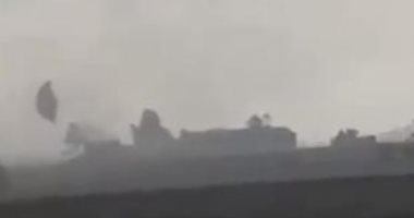 العاصفة إساياس تتحول إلى إعصار بالقرب من جزر الباهاما