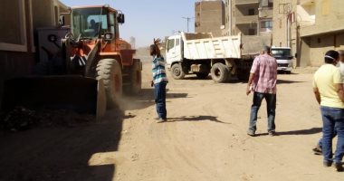 رفع 150 طن مخلفات من منطقة السواقى بشرق السكة الحديد فى الأقصر