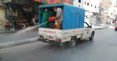 رش وتطهير الشوارع والمنشآت بمدن ومراكز البحيرة.. صور