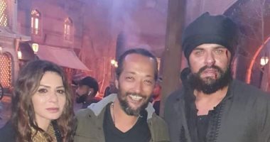 نجلاء بدر وأحمد صلاح حسنى فى كواليس الحلقة الأخيرة من "الفتوة"