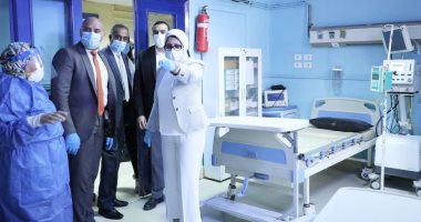 صور.. وزيرة الصحة للأطباء: أنتم أبطال تصنعون ملحمة..ويردون: حريصون على حماية الوطن