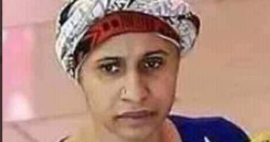 كاردى بى تسخر من معلق على صورتها الشهيرة بدون مكياج: لا ده ابن عمى أحمد