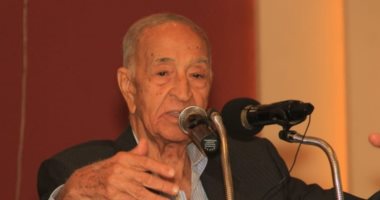 الإذاعي فهمي عمر: كنت في السودان ورأيت أحد السودانيين أتي بالإبل ليتبرع لمصر
