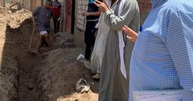 مد خطوط مياه بقريتين فى المنيا وصيانة أعمدة الإنارة