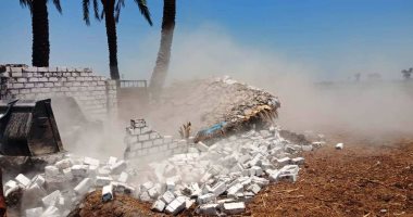 صور .. حملات لإزالة مخالفات البناء والتعديات على أملاك الدولة فى أسيوط وسوهاج