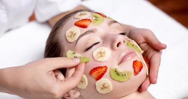 6 أقنعة للوجه يمكن تحضيرها بالمنزل للحفاظ على صحة البشرة وعلاج البقع