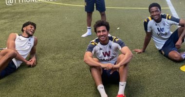 شاهد كيف يستعد تريزيجيه والمحمدى لعودة الدوري الإنجليزي
