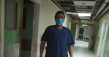 الجيش الأبيض.. "محمد" فنى تمريض بمستشفى جامعة قناة السويس فى مواجهة كورونا