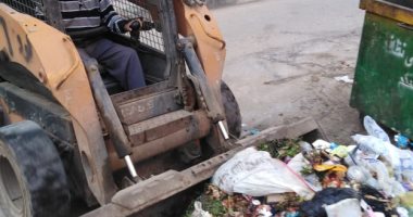 صور.. تكثيف أعمال النظافة والتطهير بحى ثانى الزقازيق لمواجهة كورونا