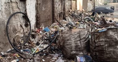 شكوى أهالى عرب الحصن من تراكم تلال القمامة في المطرية