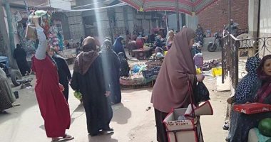 اضبط مخالفة.. زحام بسوق القرشية فى الغربية رغم التحذيرات من كورونا