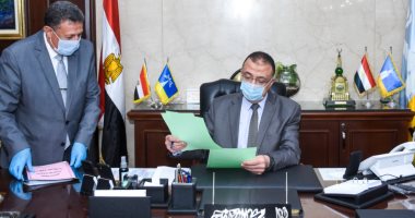 صور .. محافظ الإسكندرية يعتمد نتيجة الشهادة الإعدادية بنسبة نجاح 99٪